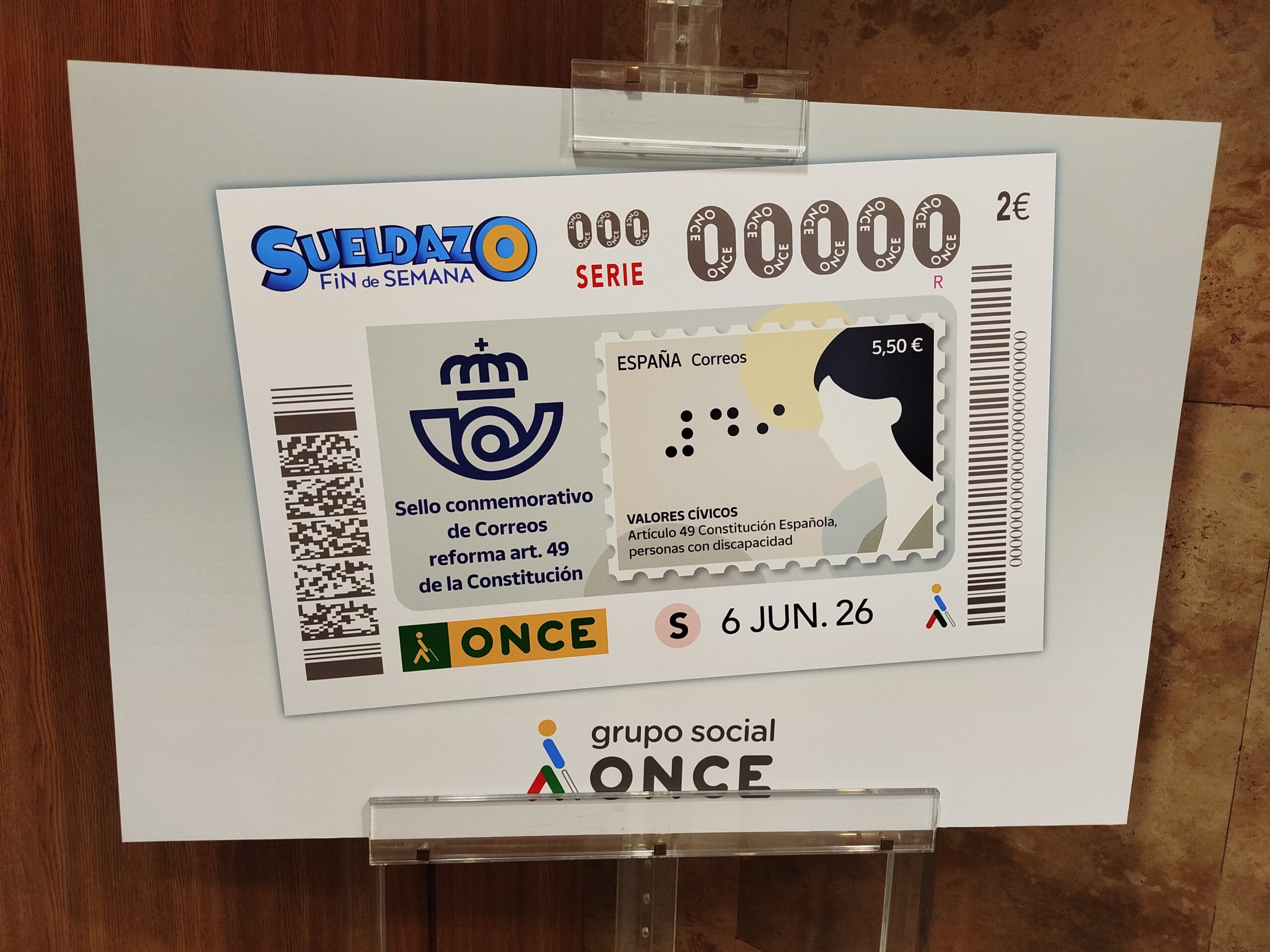 Presentación Cupón de la ONCE dedicado al “Sello conmemorativo de Correos. Reforma del Artículo 49 de la Constitución”